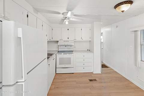 294 Fantasy Court, Palm Bay FL - photo 10 of 47