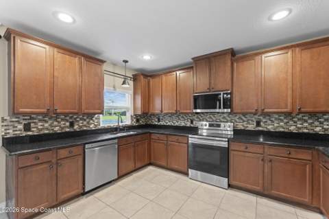 641 Dillard Drive, Palm Bay FL - photo 13 of 78