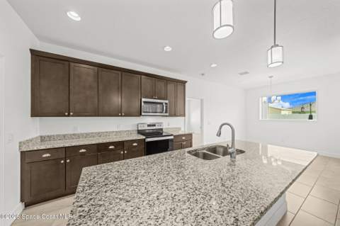 462 Hancock Street, Palm Bay FL - photo 10 of 47