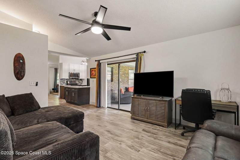3 bedroom Single Family Residence at 726 Donau Avenue, Port Malabar Unit 48, Palm Bay — photo 4