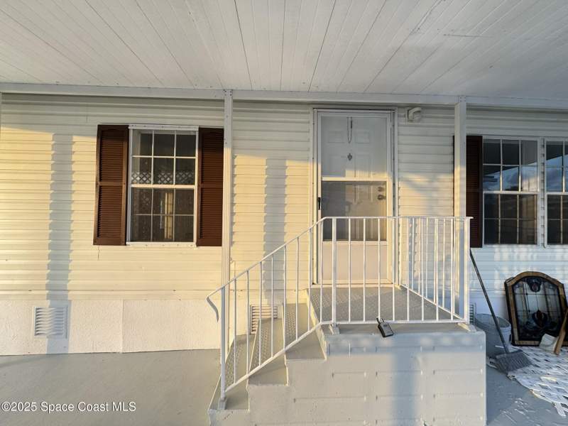 3 bedroom Mobile Home at 1001 Waterway Drive, Barefoot Bay Unit 2 Part 10, Barefoot Bay — photo 3