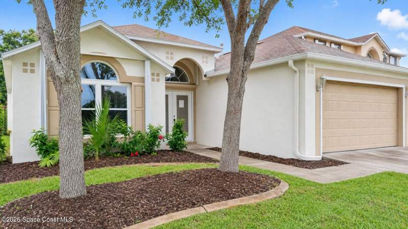 3 bedroom Single Family Residence at 2235 Myla Lane, Whisper Lake, Melbourne — photo 2