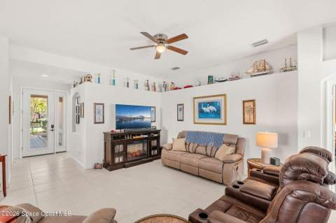 571 Gardendale Circle, Palm Bay FL - photo 10 of 31