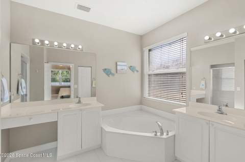 571 Gardendale Circle, Palm Bay FL - photo 21 of 31