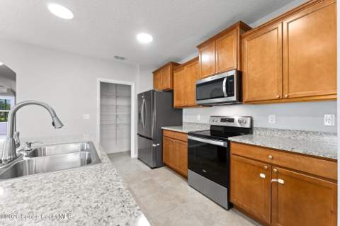 4440 Pagosa Springs Circle, Melbourne FL - photo 9 of 34