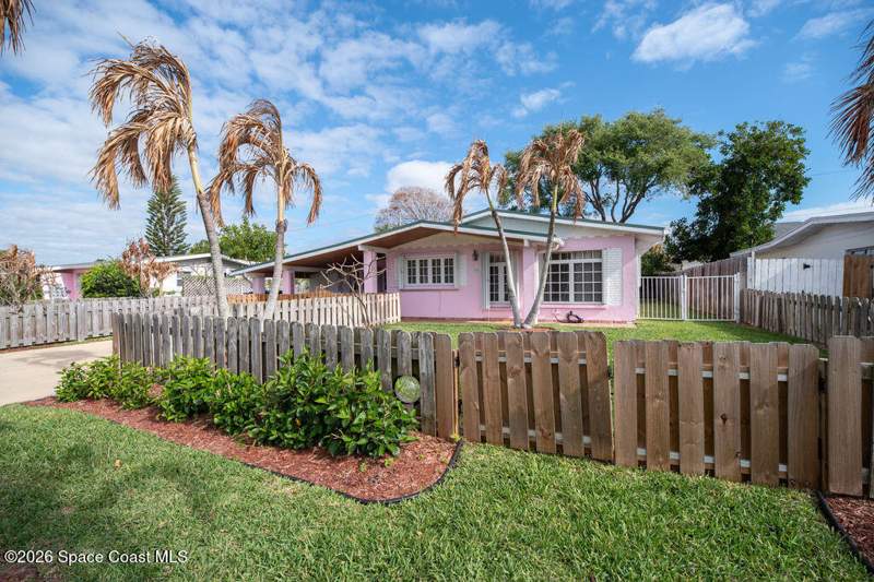 2 bedroom Single Family Residence at 238 Harbor Drive, Harbor Heights, Cape Canaveral — photo 2