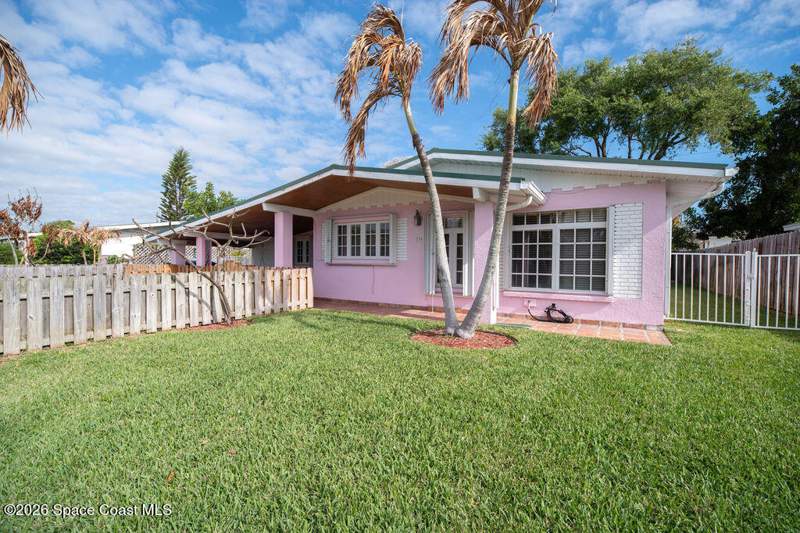 2 bedroom Single Family Residence at 238 Harbor Drive, Harbor Heights, Cape Canaveral — photo 3