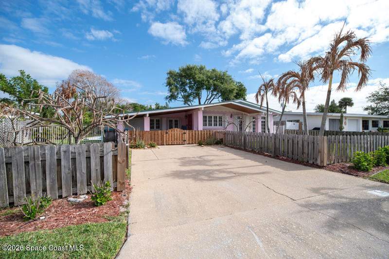 2 bedroom Single Family Residence at 238 Harbor Drive, Harbor Heights, Cape Canaveral — photo 4