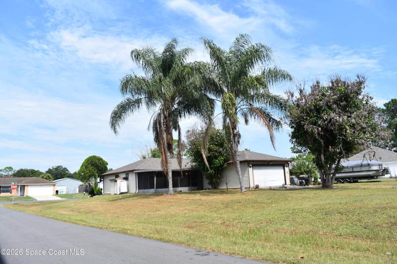 4 bedroom Single Family Residence at 277 High Road, Port Malabar Unit 26, Palm Bay — photo 3