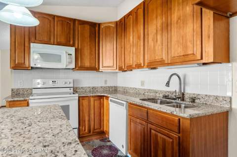 6000 Eaglewalk Avenue, Cocoa FL - photo 10 of 36