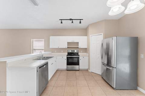 2432 Misty Way Lane, Melbourne FL - photo 8 of 37