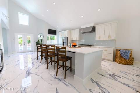 398 Riverview Lane, Melbourne Beach FL - photo 11 of 42