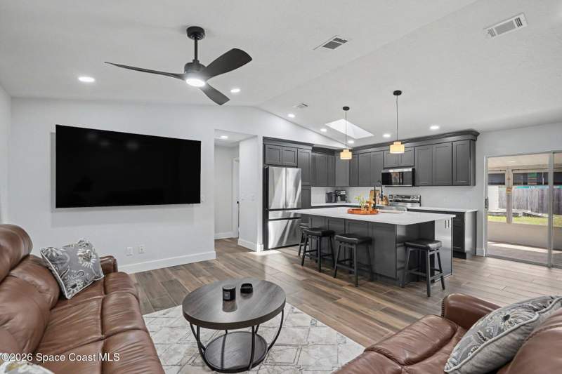 3 bedroom Single Family Residence at 271 Mardi Gras Avenue, Port Malabar Unit 13, Palm Bay — photo 4