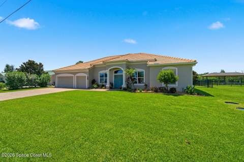 411 Hiawatha Way, Melbourne Beach FL - photo 8 of 42