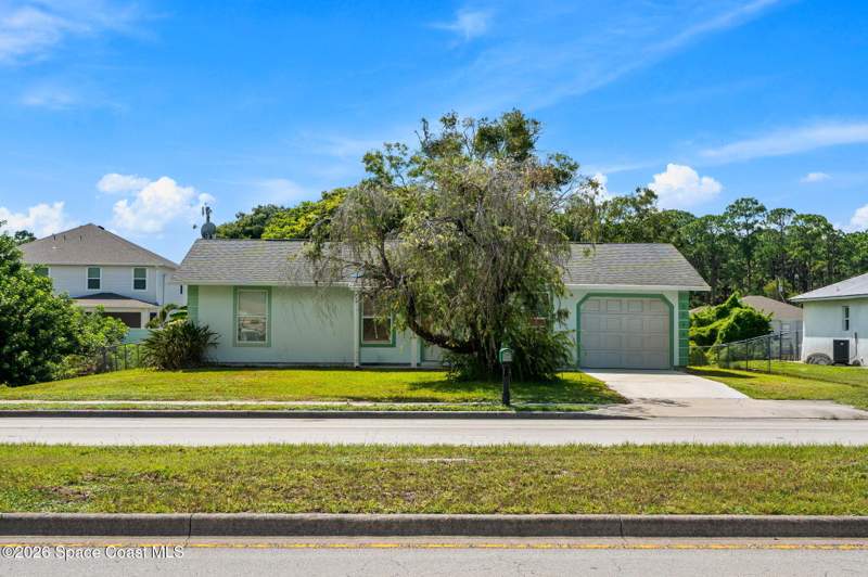 3 bedroom Single Family Residence at 2204 Emerson Drive, Port Malabar Unit 11, Palm Bay — photo 2