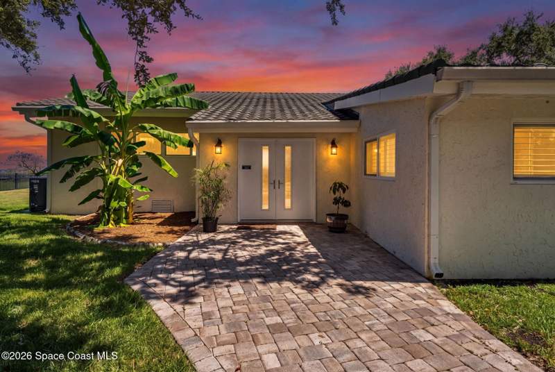 4 bedroom Single Family Residence at 810 S Banana River Drive, Merritt Island, Merritt Island — photo 4