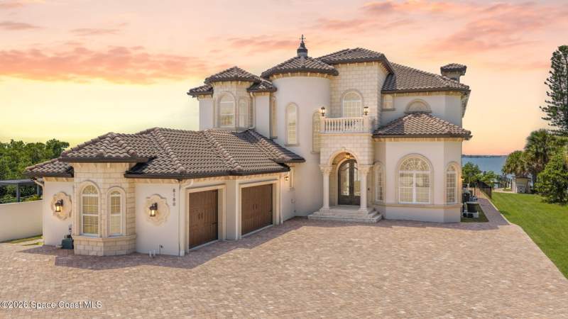 5 bedroom Single Family Residence at 8180 S Highway A1a, Melbourne Beach, Melbourne Beach — photo 3