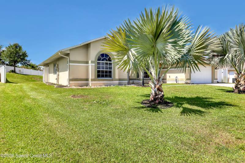 3 bedroom Single Family Residence at 3975 Tangle Drive, Tanglewood Unit 4, Titusville — photo 3