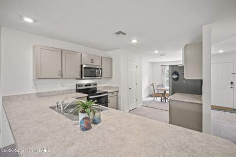 853 Redrock Street, Palm Bay FL - photo 15 of 37