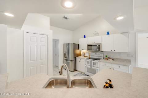 883 Del Mar Circle, West Melbourne FL - photo 13 of 53
