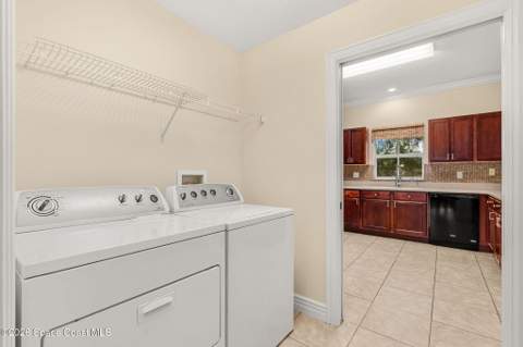 622 Cedar Side Circle, Palm Bay FL - photo 11 of 33