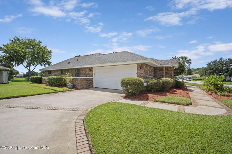4 bedroom Single Family Residence at 1293 Silver Lake Drive, Suntree Pud Stage 4 Tract 31, Melbourne — photo 5
