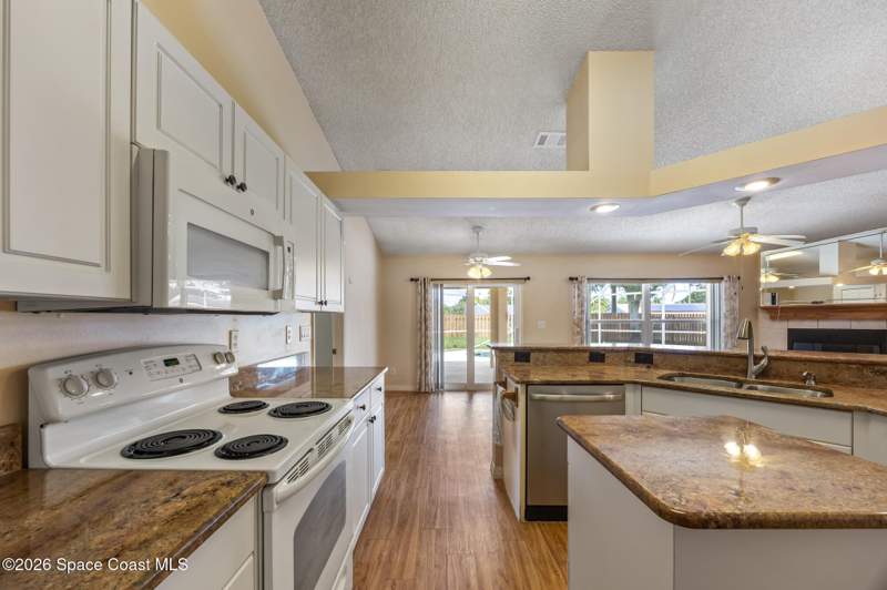 3 bedroom Single Family Residence at 2010 Belmont Way, Saddlebrooke of W Melbourne A Replat of Saddleb, West Melbourne — photo 4