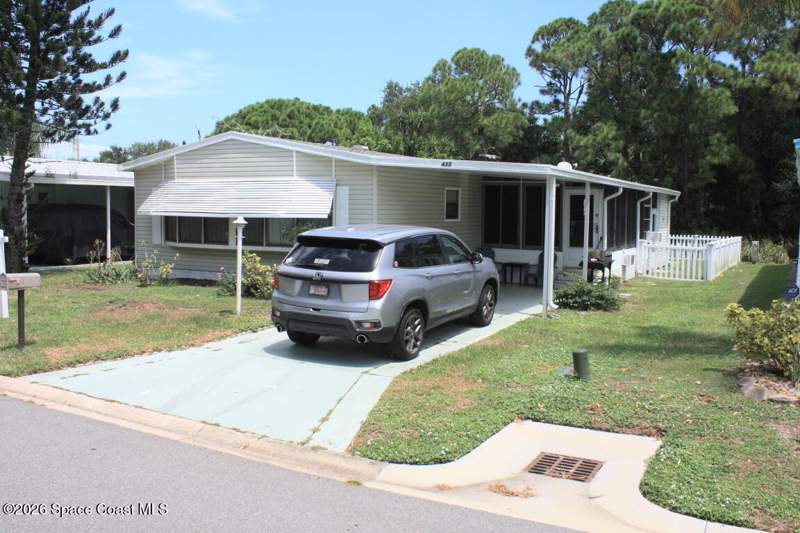 2 bedroom Manufactured Home at 435 Egret Circle, Barefoot Bay Mobile Home Subd Micco Florida Unit O, Barefoot Bay — photo 2