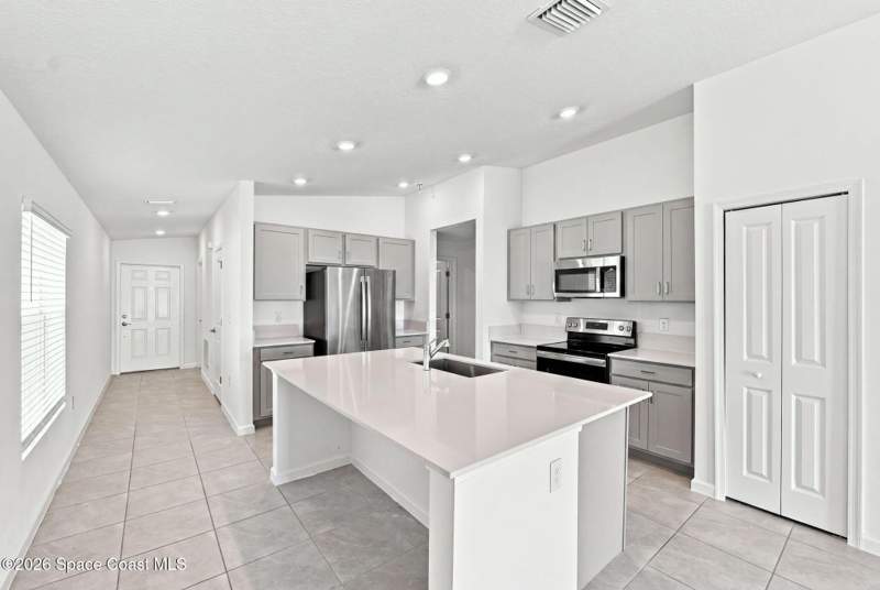 3 bedroom Single Family Residence at 1407 Colebrook Circle, Chaparral Pud Phase Three B, Palm Bay — photo 3