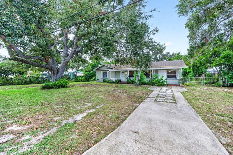 3 bedroom Single Family Residence at 812 Orange Blossom Drive, Loveridge Heights Subd, Melbourne — photo 2