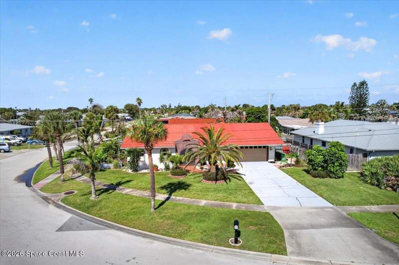 5 bedroom Single Family Residence at 150 Magnolia Street, Eau Gallie Shores, Satellite Beach — photo 2