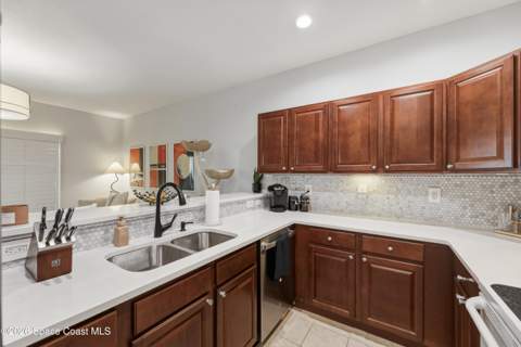 906 Ocaso Lane #104, Rockledge FL - photo 13 of 41