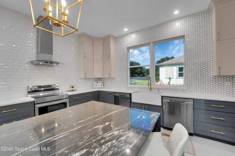 8710 Lake Ridge Drive, Grant-Valkaria FL - photo 15 of 118