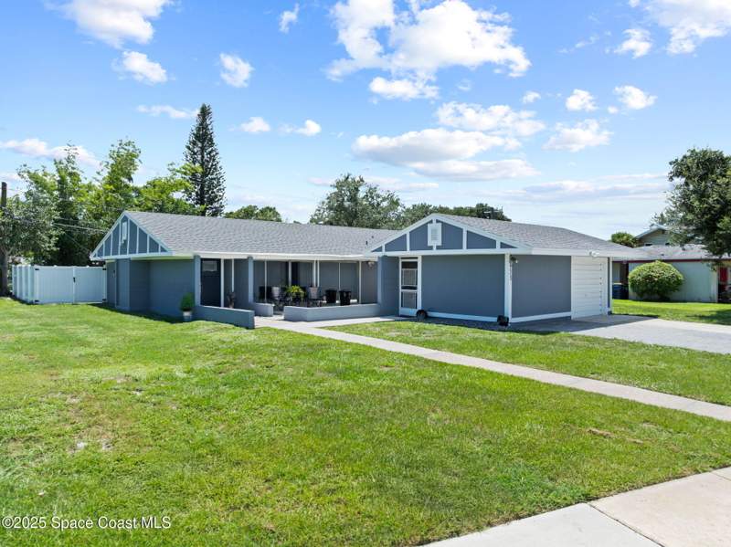 4 bedroom Single Family Residence at 953 Bayward Lane, Buckingham at Levitt Park Sec 2, Rockledge — photo 3