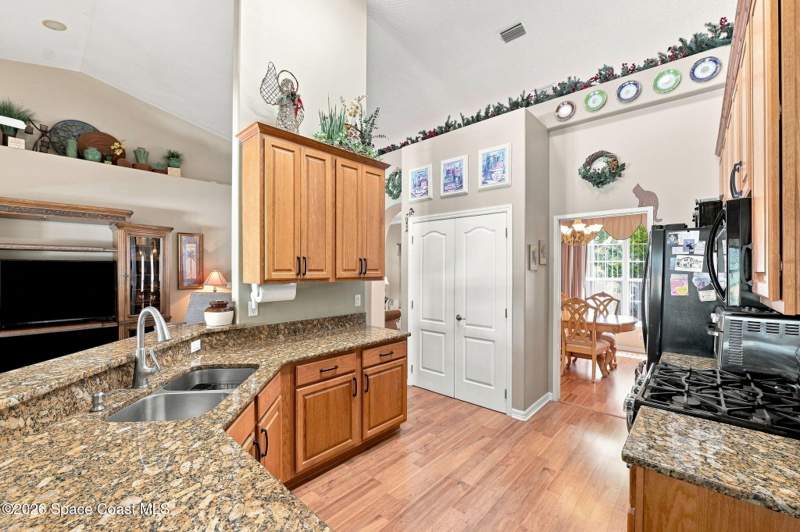 4 bedroom Single Family Residence at 720 Spring Oak Drive, Forest Creek Subdivision Phase I, Melbourne — photo 4