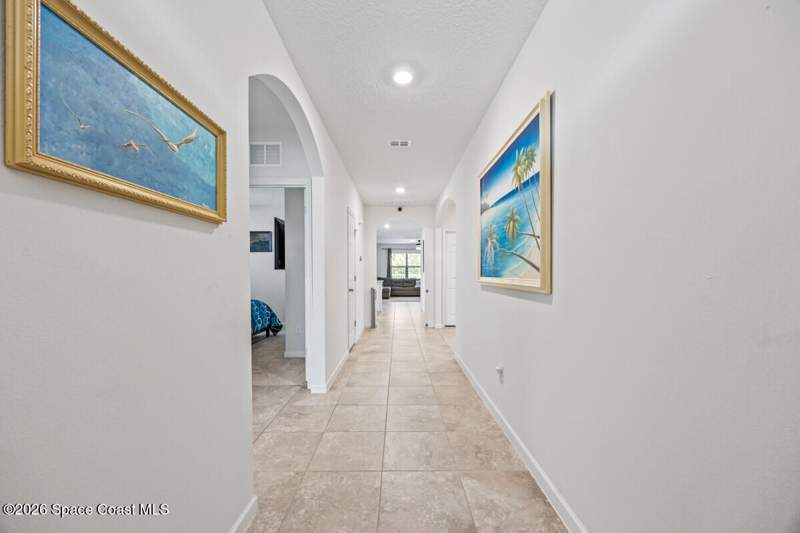 4 bedroom Single Family Residence at 637 Old Country Road, Preserves at Stonebriar, Palm Bay — photo 2
