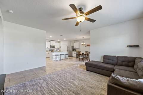 637 Old Country Road, Palm Bay FL - photo 6 of 35