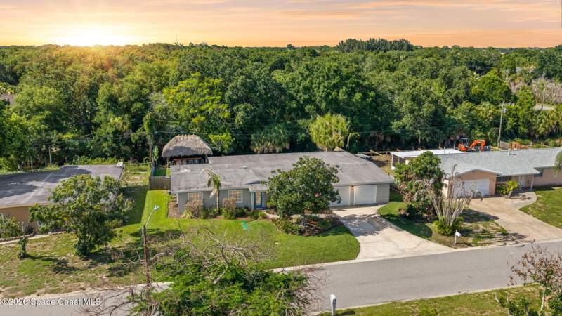 4 bedroom Single Family Residence at 570 Timuquana Drive, Timuquana Subd, Merritt Island — photo 2