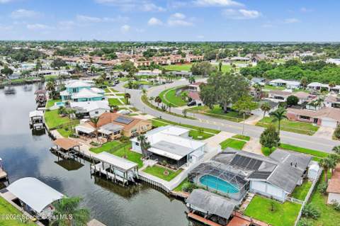 95 Florida Boulevard, Merritt Island FL - photo 7 of 56