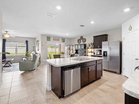 207 Guinevere Drive, Palm Bay FL - photo 10 of 34