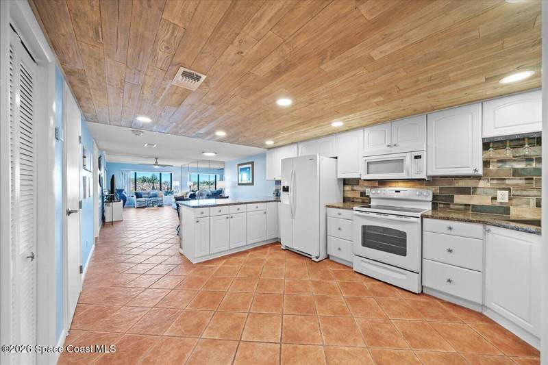 2 bedroom Condominium at 4600 Ocean Beach Boulevard #107, Driftwood Villas of Cocoa Beach Condo, Cocoa Beach — photo 5