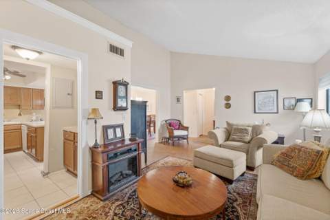 411 Hawthorne Court, Indian Harbour Beach FL - photo 10 of 33