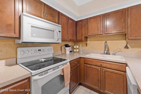 411 Hawthorne Court, Indian Harbour Beach FL - photo 14 of 33