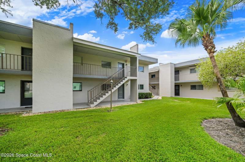 2 bedroom Condominium at 2975 Thrush Drive #235, Pinewood Village of Melbourne Condo No 3, Melbourne — photo 2
