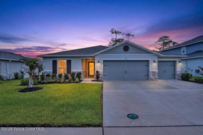 4 bedroom Single Family Residence at 1823 Corvina Way, Verona, Titusville — photo 5