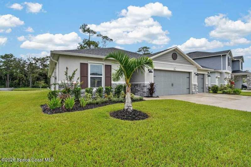 4 bedroom Single Family Residence at 1823 Corvina Way, Verona, Titusville — photo 3