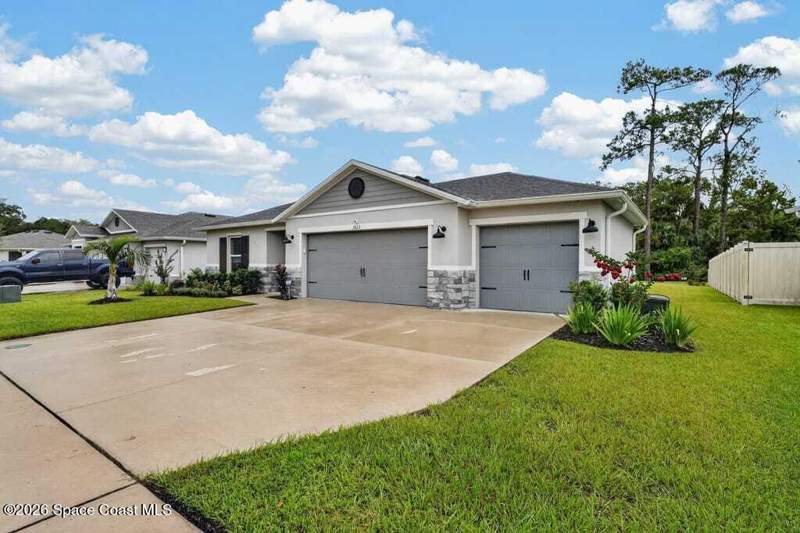4 bedroom Single Family Residence at 1823 Corvina Way, Verona, Titusville — photo 4