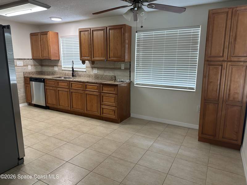 4 bedroom Single Family Residence at 725 Manderine Street, Orange Grove Manor, Merritt Island — photo 3