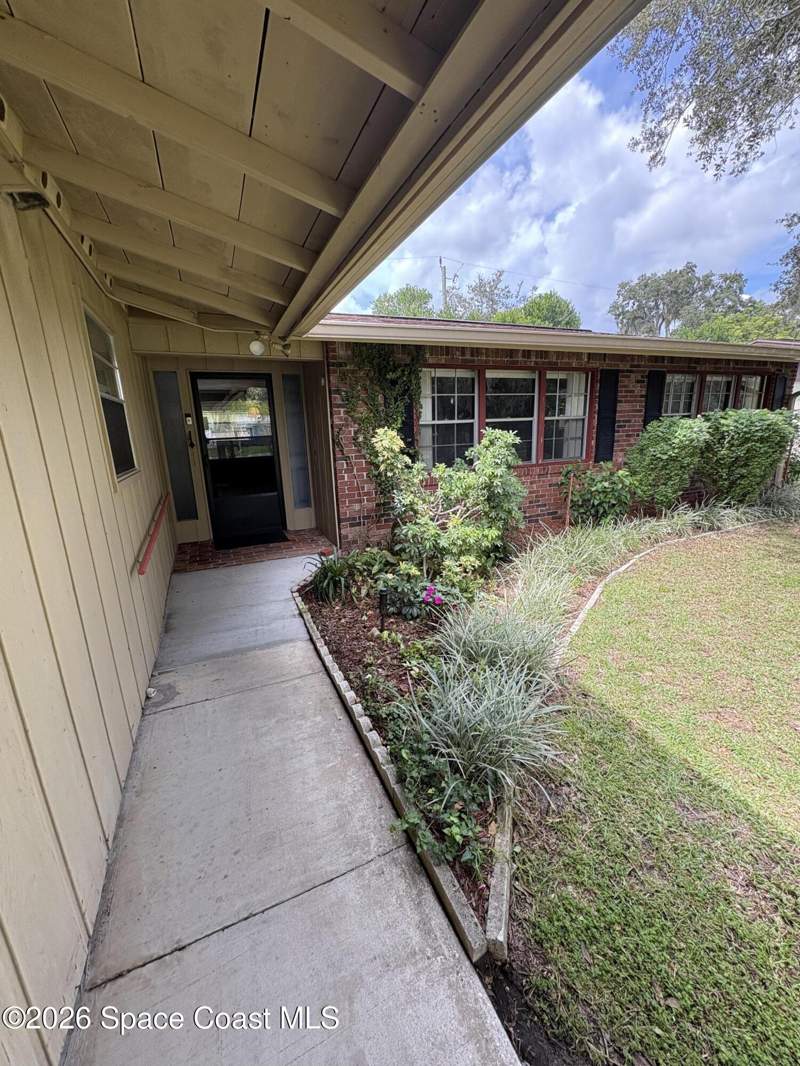 3 bedroom Single Family Residence at 1422 Elm Terrace, Whispering Hills Golf Estates Addn No 2, Titusville — photo 5