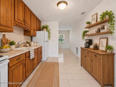 620 Lund Circle, Melbourne FL - photo 10 of 65